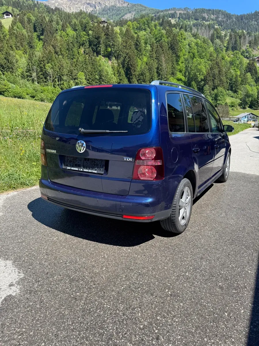 Volkswagen Touran 2008 photo 3
