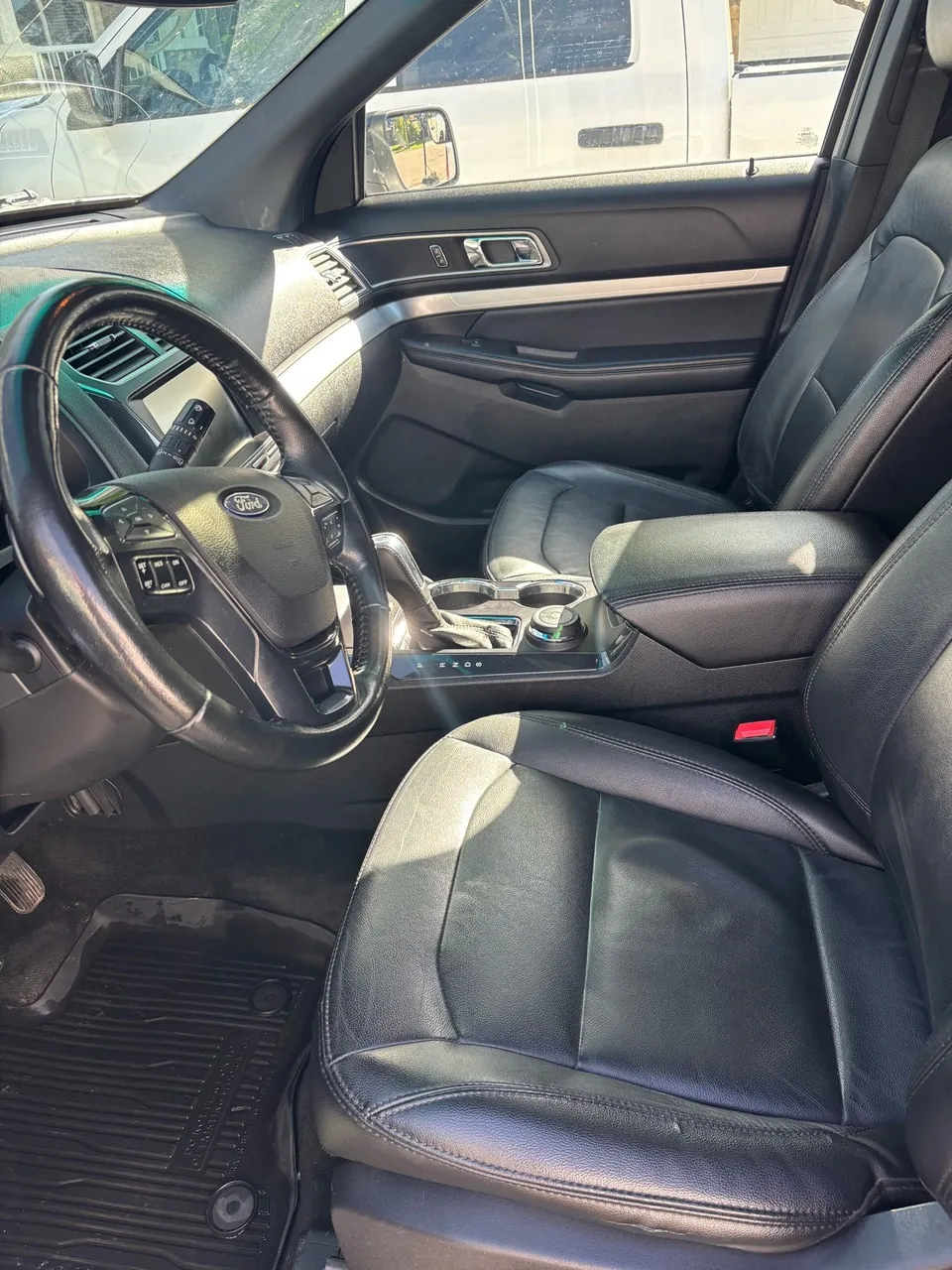 Ford Explorer 2016 photo 5