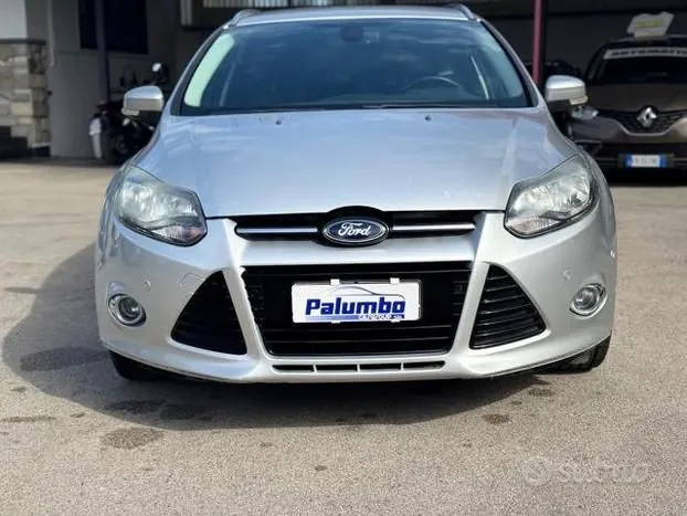 Ford Focus 2012 photo 2