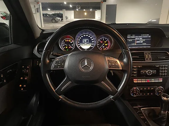 Mercedes-Benz C220 2011 photo 4