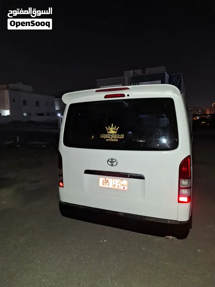 Toyota Hiace 2012 photo 3