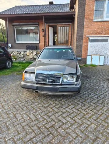 Mercedes-Benz W124