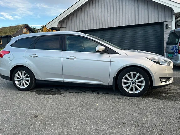 Ford Focus 2015 photo 2