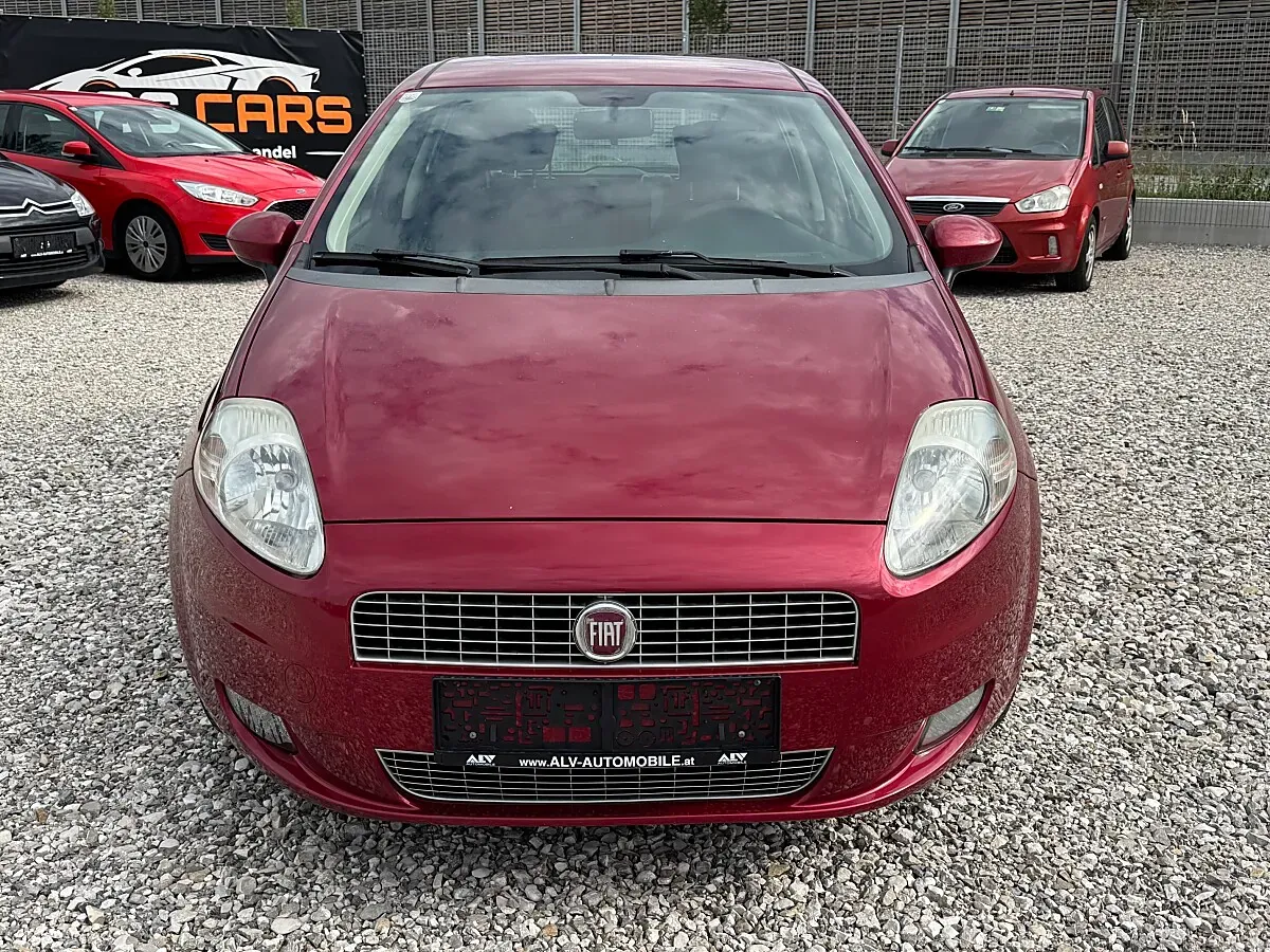Fiat Grande Punto 2009 photo 2