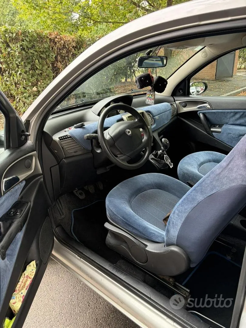 Lancia Ypsilon 2003 photo 2