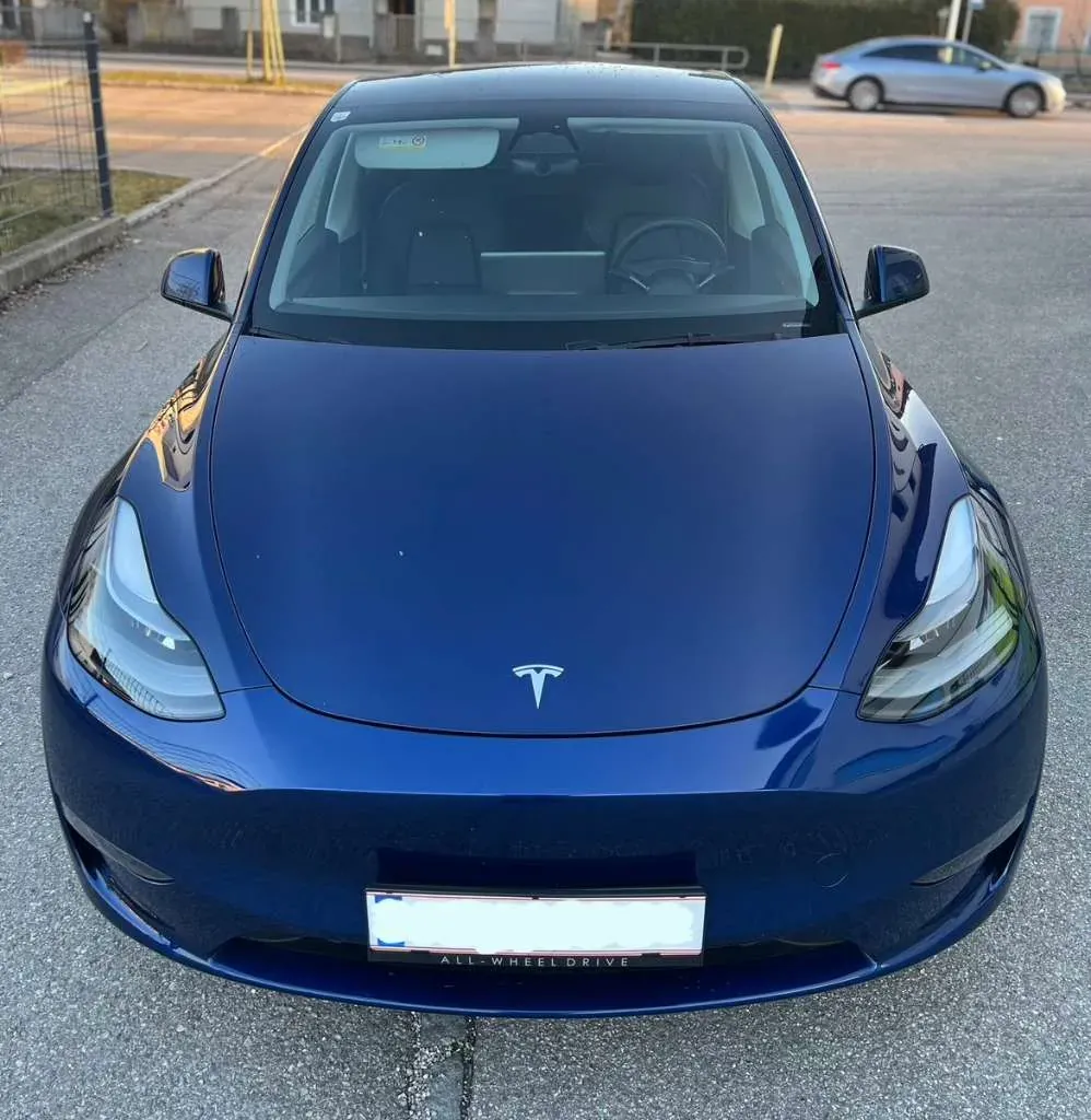 Tesla Model Y 2024 photo 3