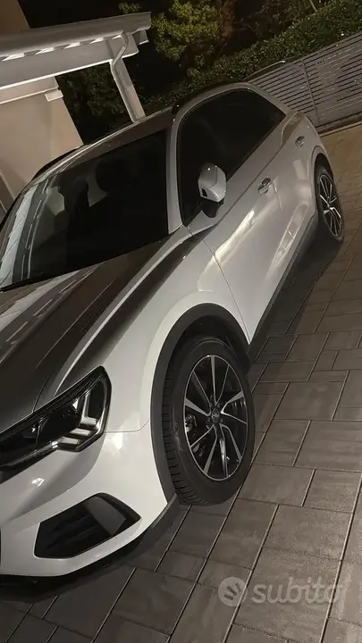 Audi Q3 2019 photo 2