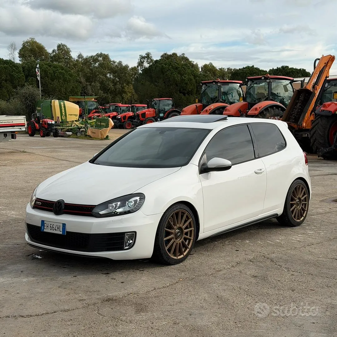 Volkswagen Golf 2011 photo 2
