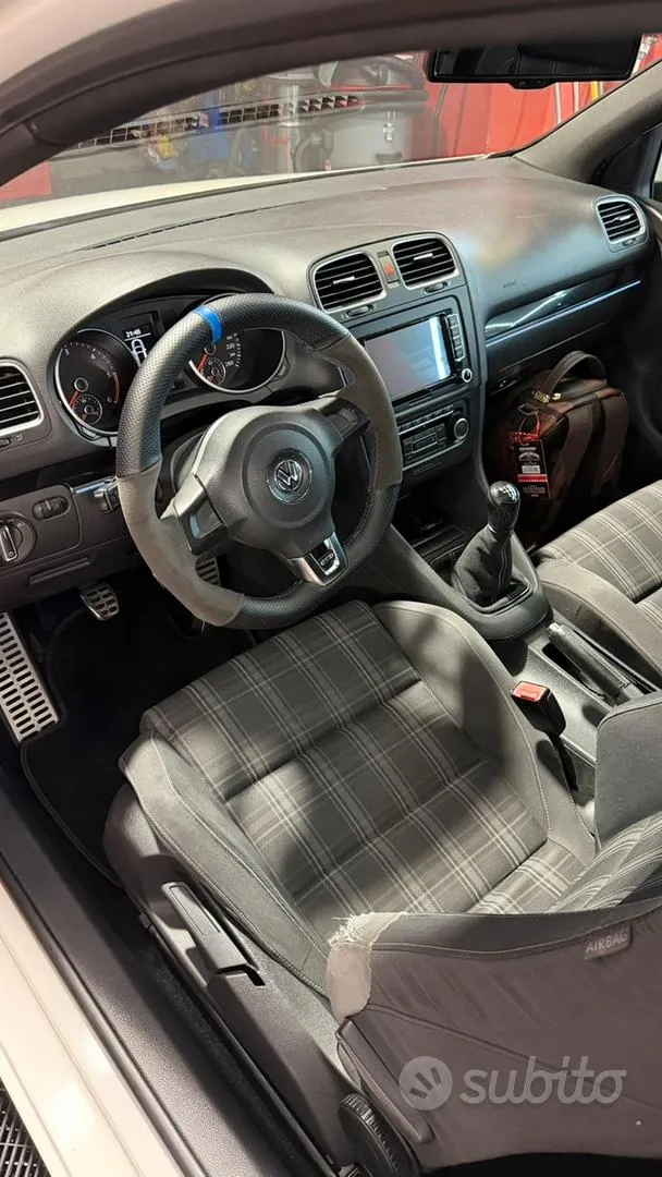 Volkswagen Golf 2011 photo 5