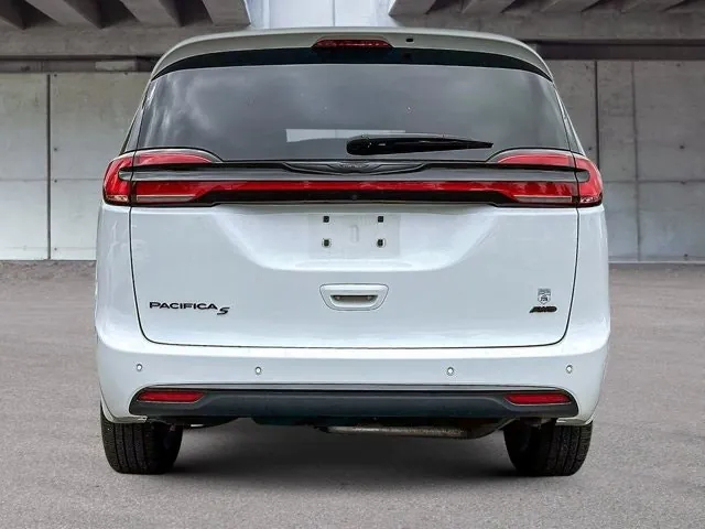 Chrysler Pacifica 2024 photo 5
