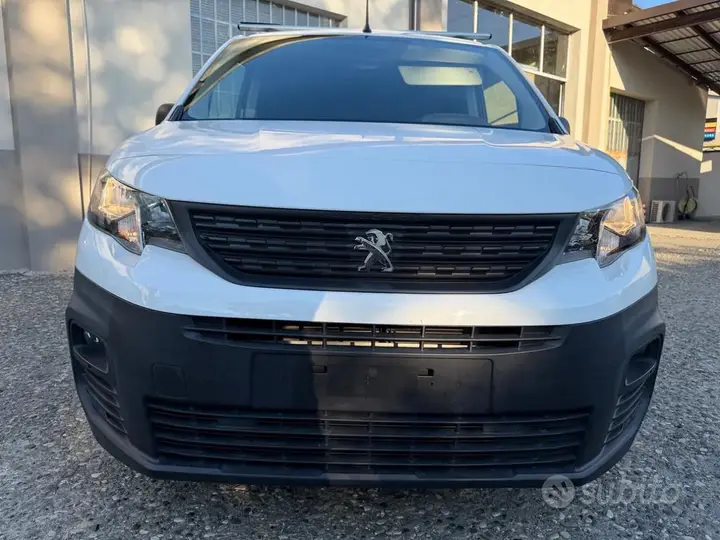 Peugeot Partner 2021 photo 2