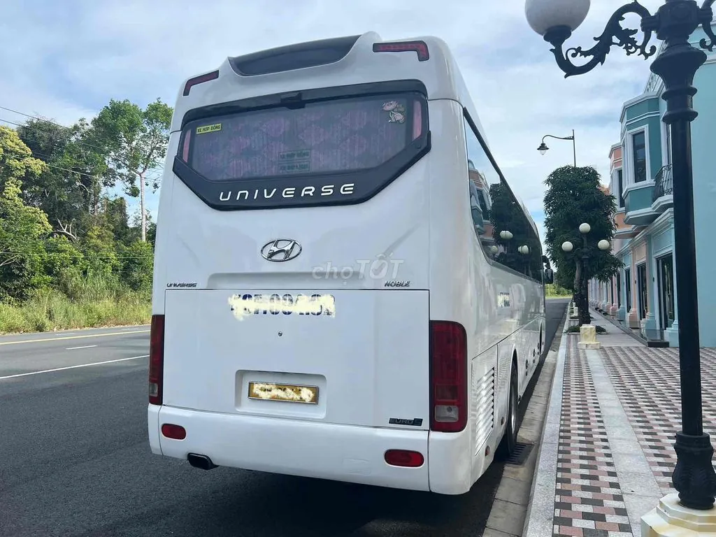 Hyundai Universe 2018 photo 4