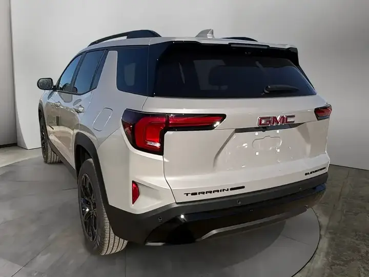 GMC Terrain 2027 photo 3