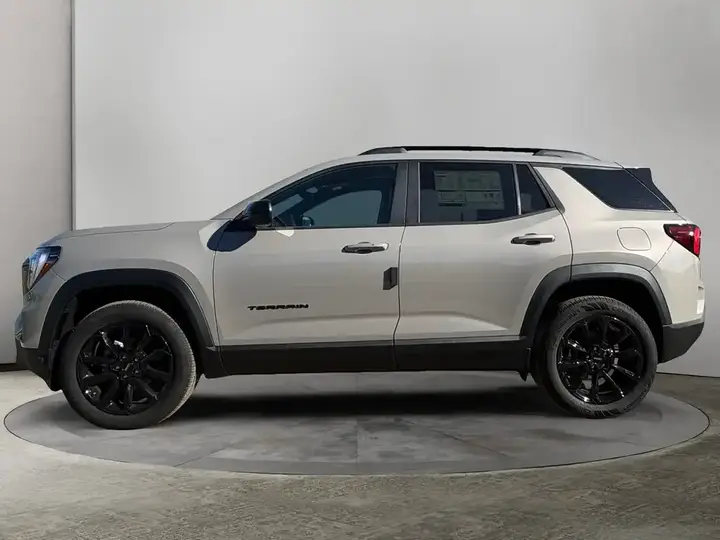 GMC Terrain 2027 photo 2