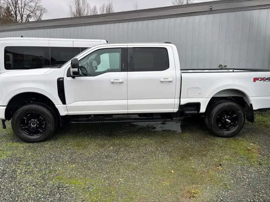 Ford F250 2024 photo 4