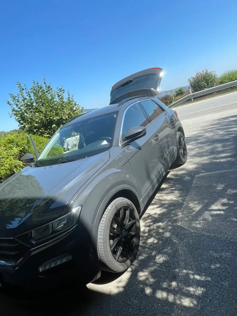 Volkswagen T-Roc 2022 photo 2