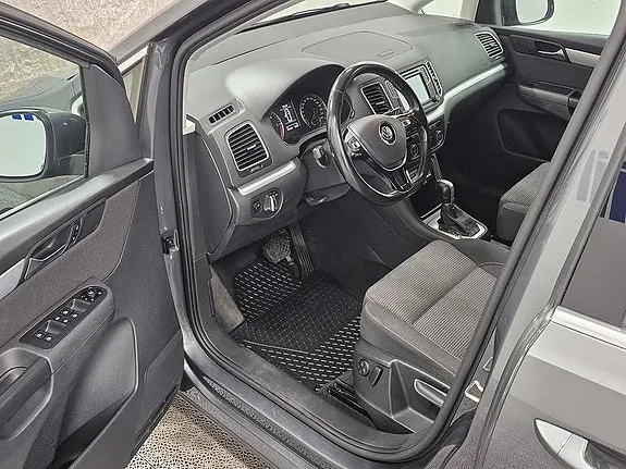 Volkswagen Sharan 2018 photo 2