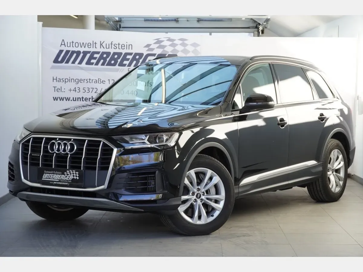 Audi Q7 2021 photo 2