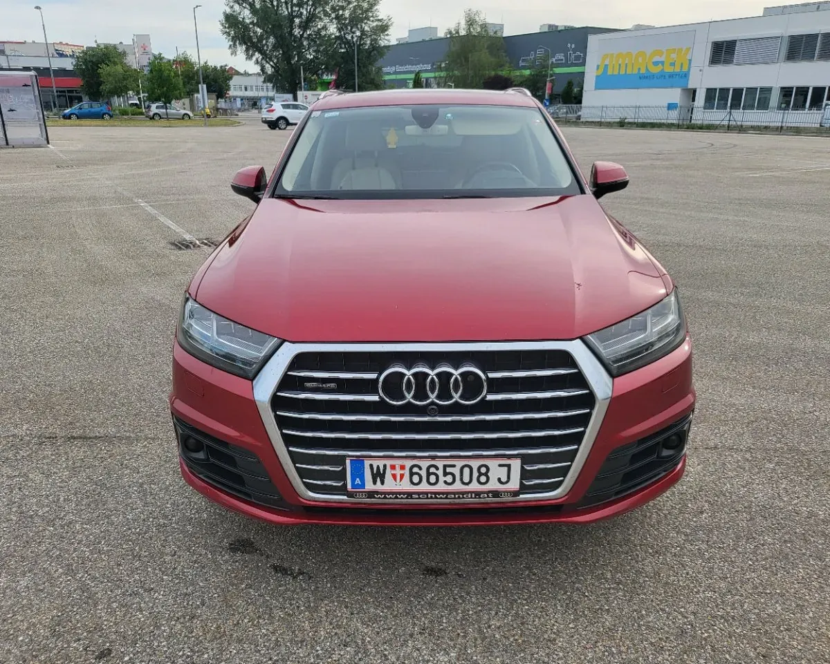 Audi Q7 2015 photo 2