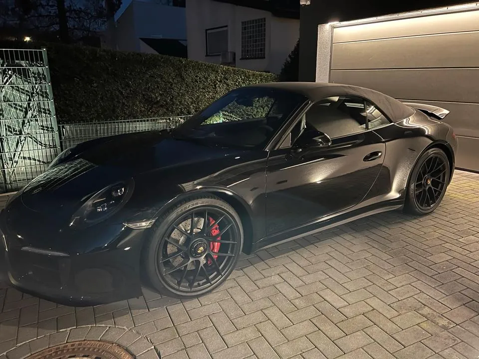 Porsche 911 Carrera Gts Cabriolet