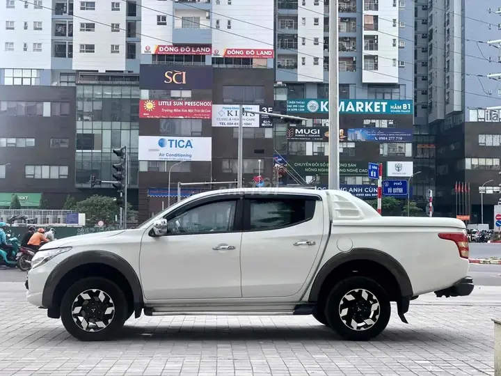 Mitsubishi Triton 2017 photo 2