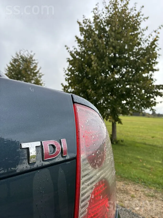 Volkswagen Passat 2003 photo 5