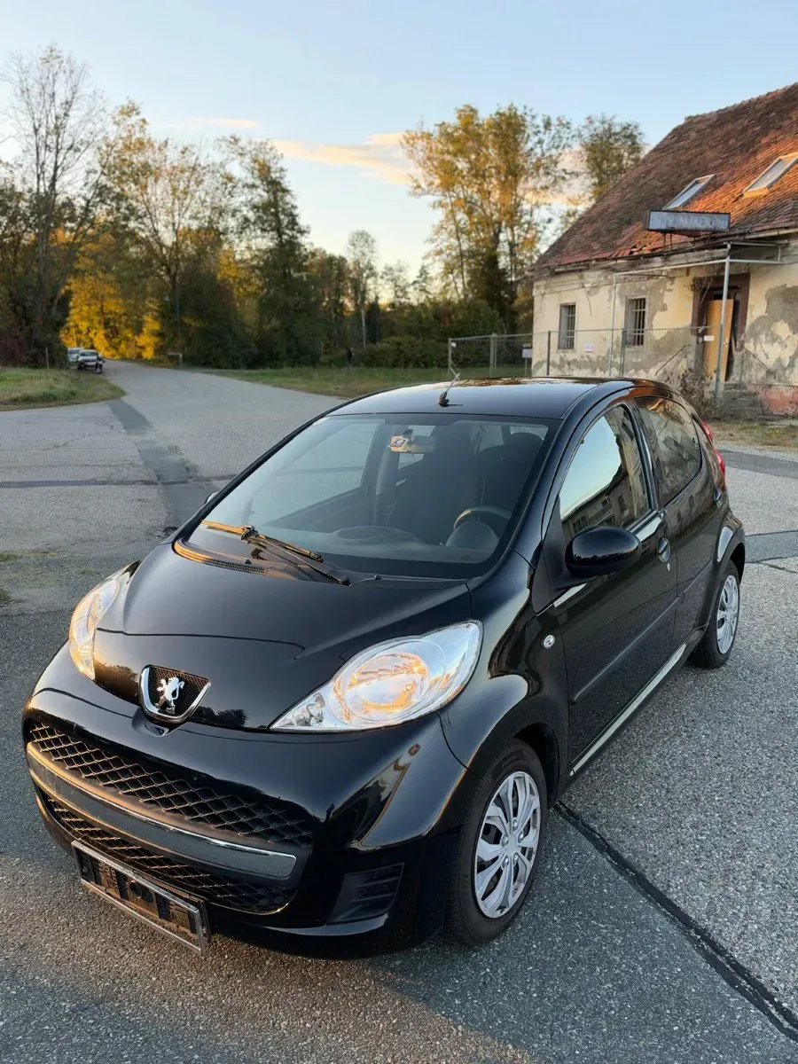 Peugeot 107 2010 photo 2