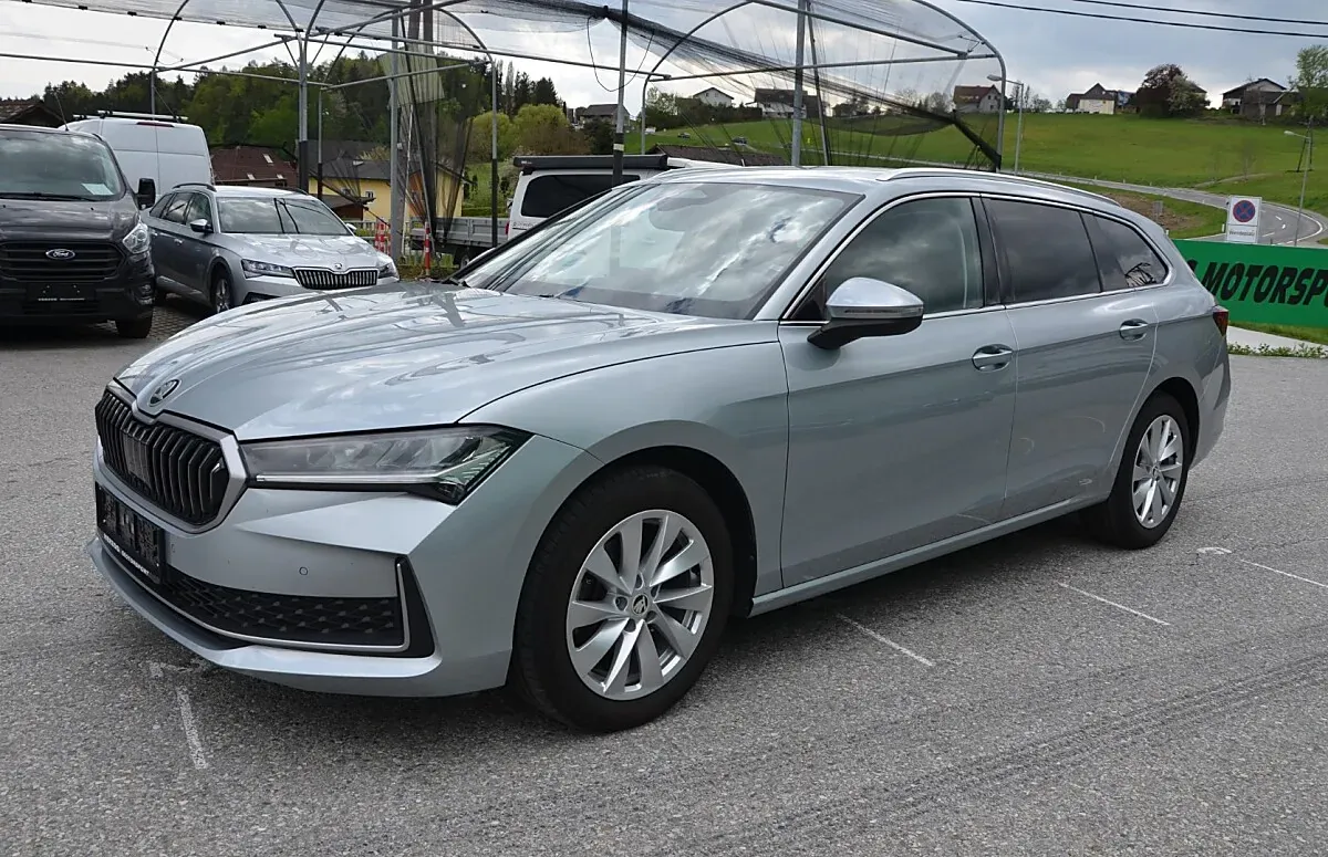 Skoda Superb 2024 photo 2