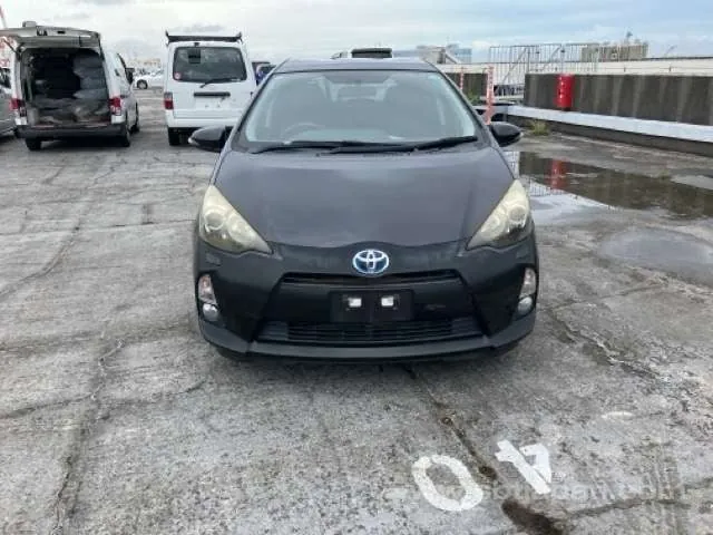 Toyota Aqua 2013 photo 5
