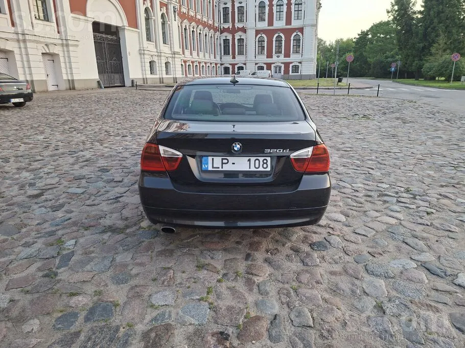 BMW 320 2008 photo 2