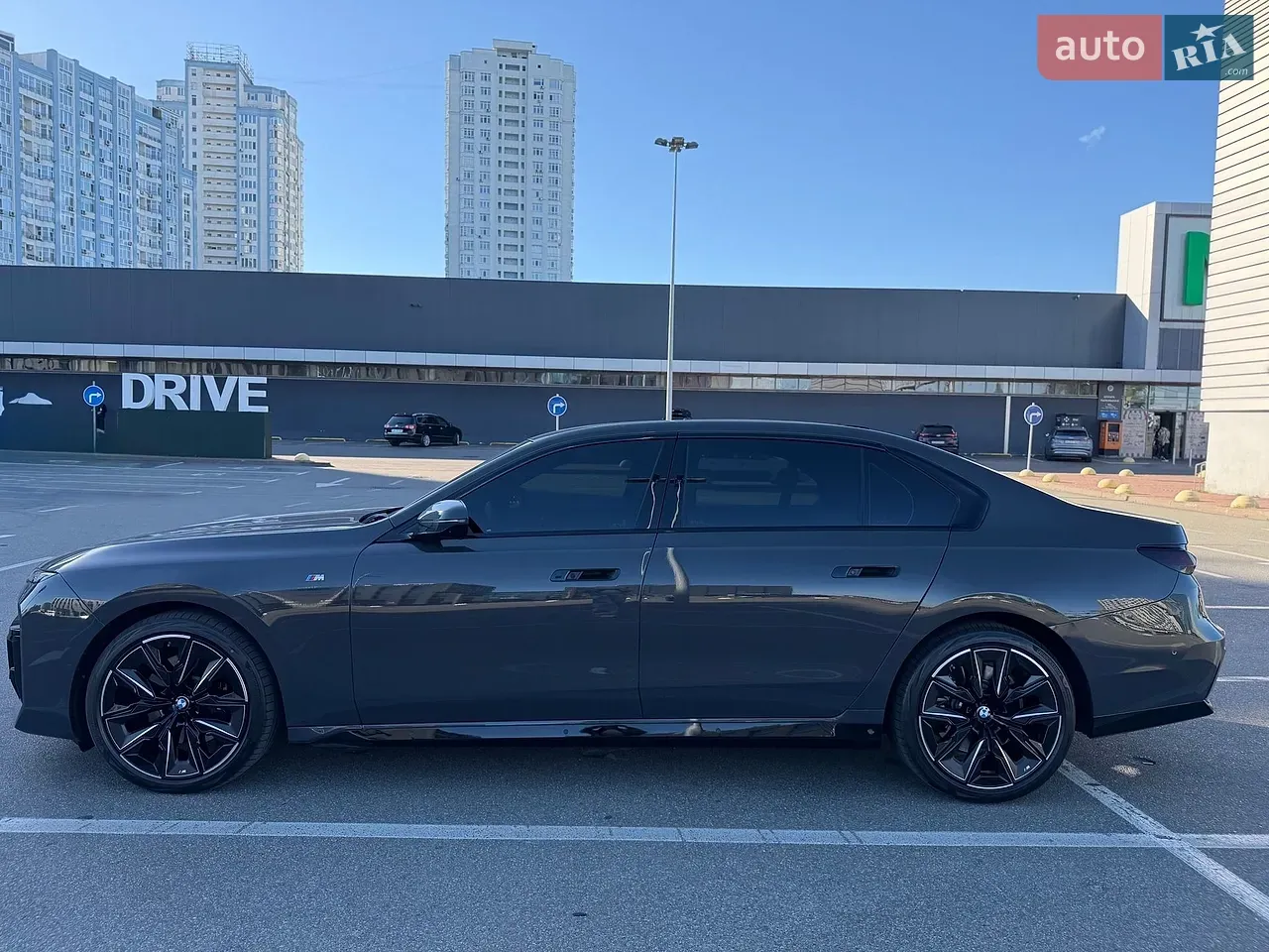 BMW 7 Series 2025 photo 3