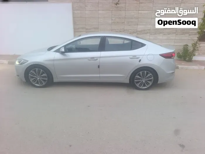 Hyundai Avante 2017 photo 3
