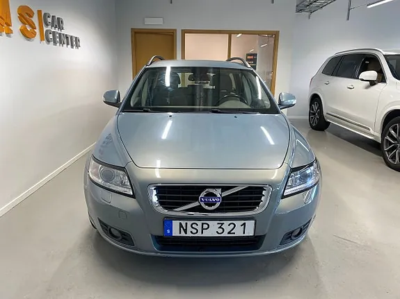 Volvo V50 2011 photo 2
