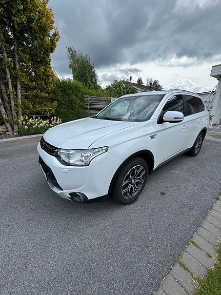 Mitsubishi Outlander 2015 photo 2