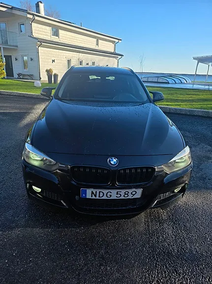BMW 318D 2013 photo 2