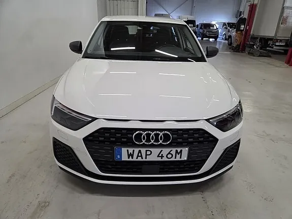 Audi A1 2023 photo 2