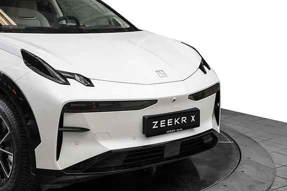 Zeekr X 2025 photo 2