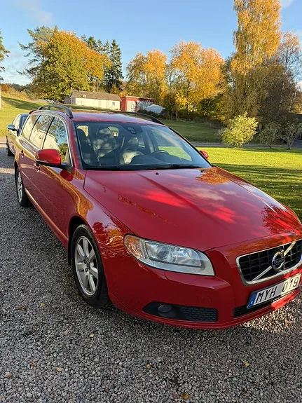 Volvo V70 2013 photo 2