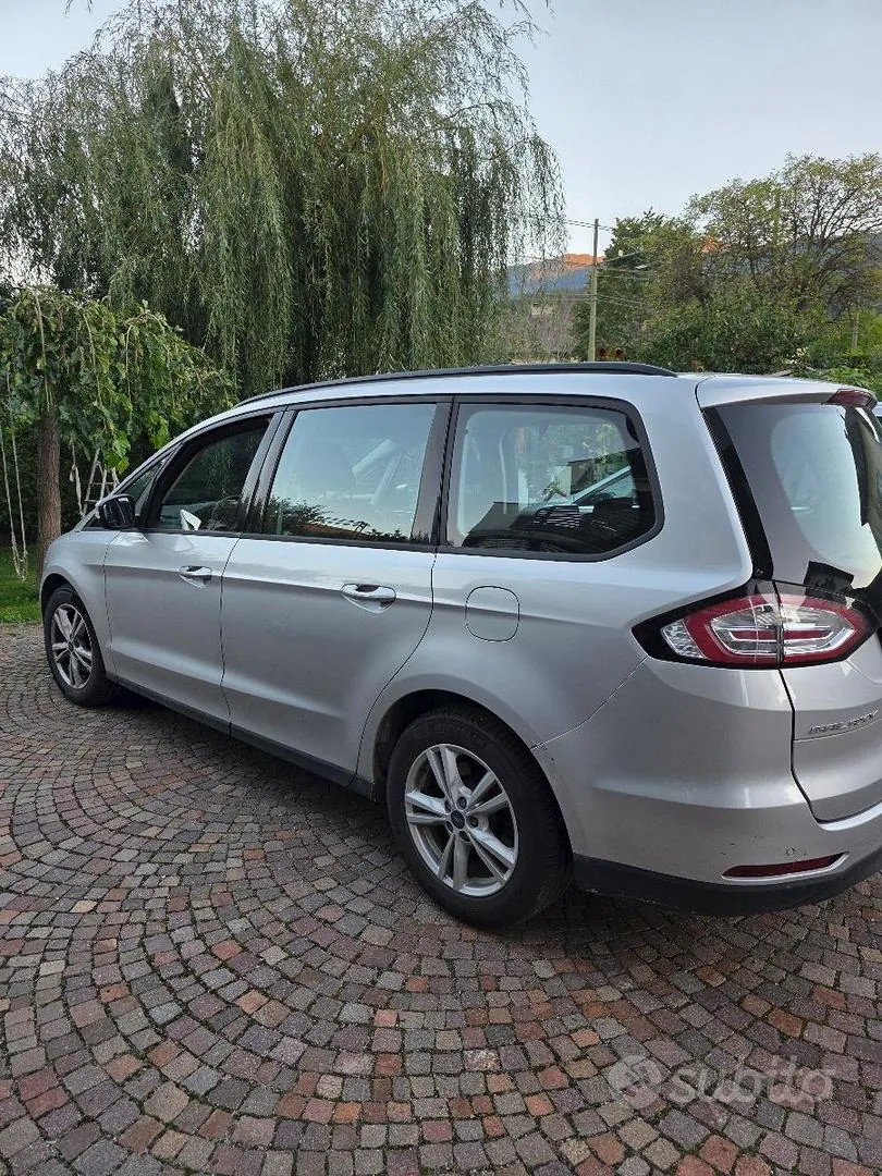 Ford Galaxy 2017 photo 2
