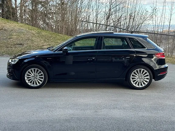 Audi A3 2015 photo 3
