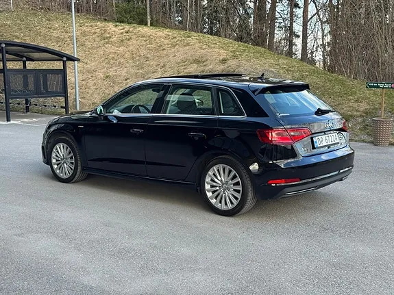 Audi A3 2015 photo 2