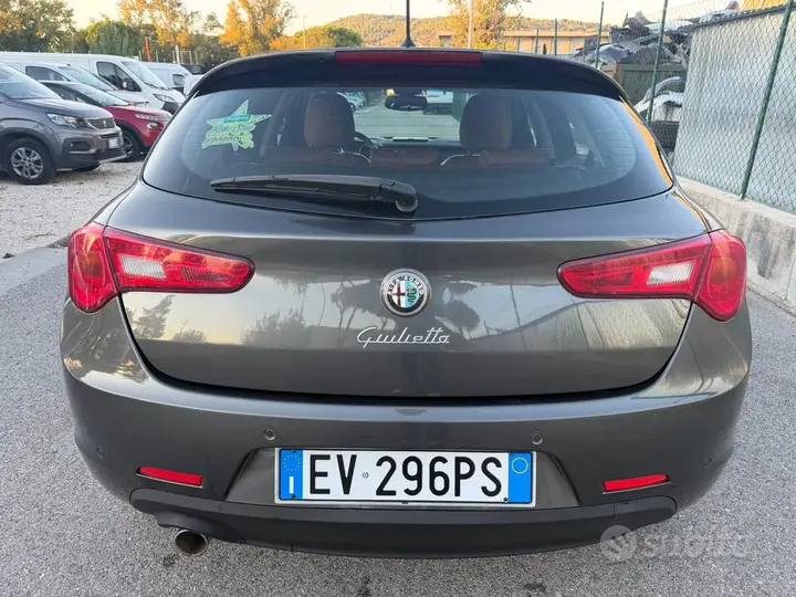 Alfa Romeo Giulietta 2014 photo 4
