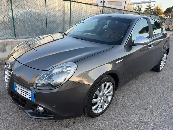 Alfa Romeo Giulietta 2014 photo 2