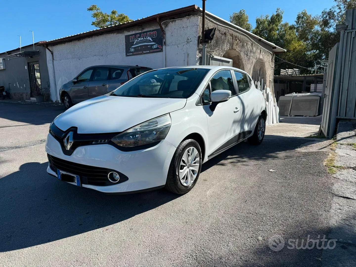 Renault Clio 2016 photo 2