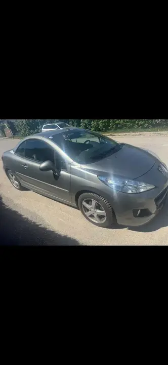Peugeot 207 2012 photo 3