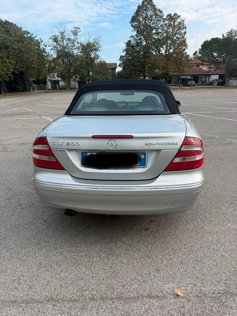 Mercedes-Benz Clk-Class 2003 photo 3