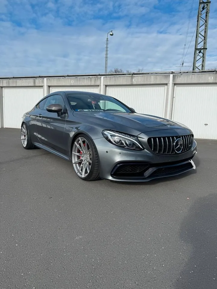 Mercedes-Benz C63S Amg