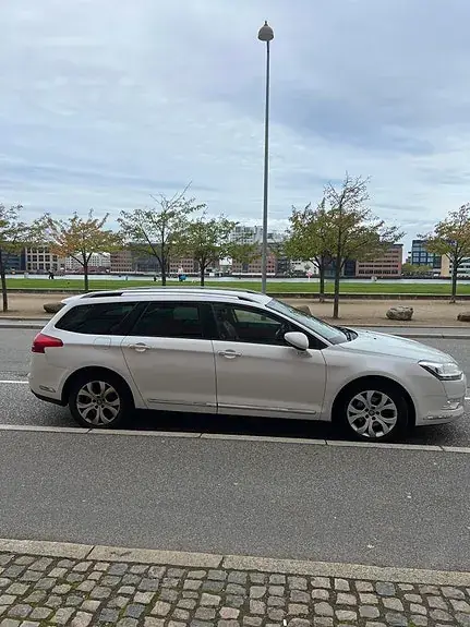 Citroen C5 2011 photo 2
