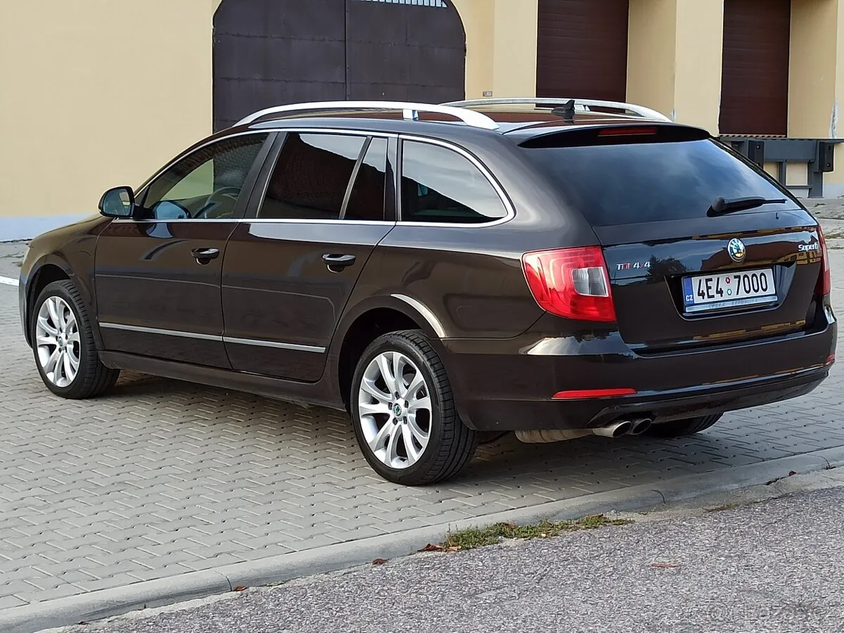 Skoda Superb 2012 photo 4