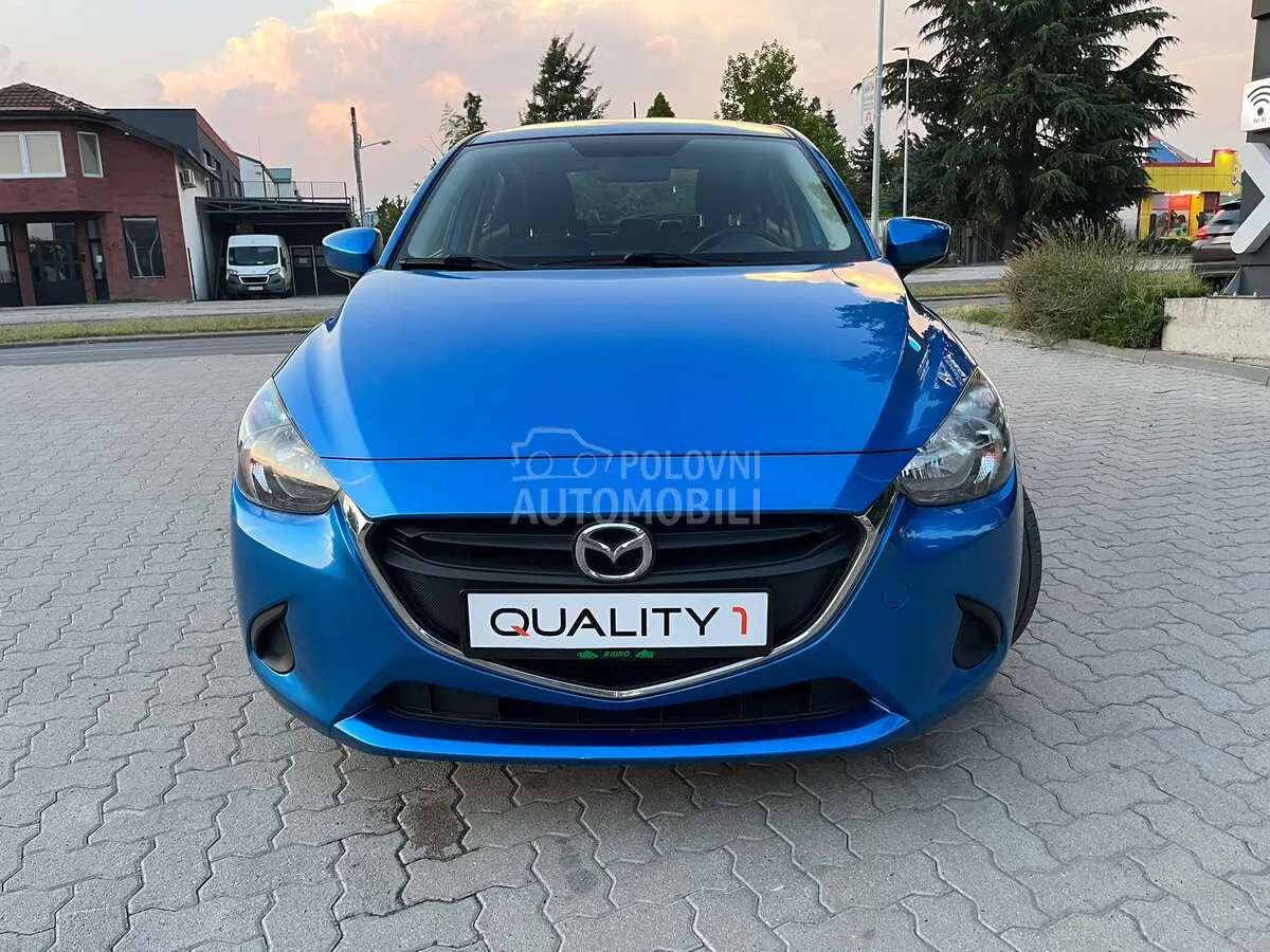 Mazda 2 2016 photo 3